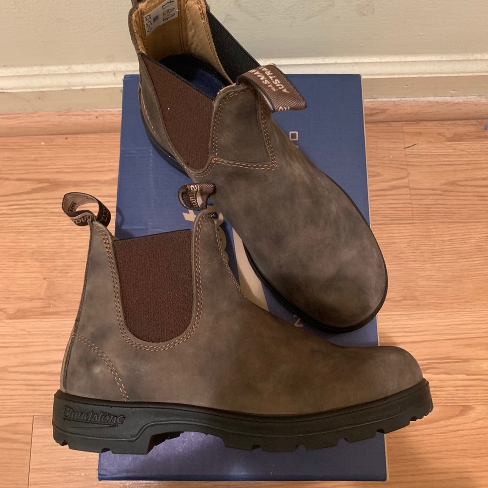 Blundstones 585, USAW Size 7, USAM Size 5